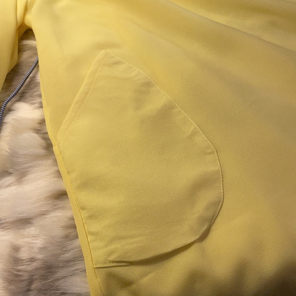 Yellow Blouse 2XX PLEAT DOWN THE BACK - Picture 4 of 7